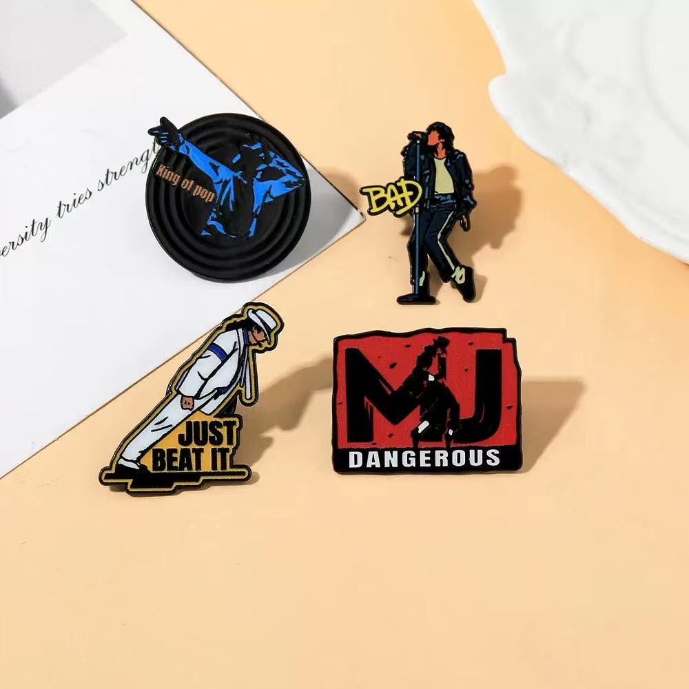4 adet Klasik Rock Grubu Emaye - Vintage Brooch Pin incelemesi ve fiyatı